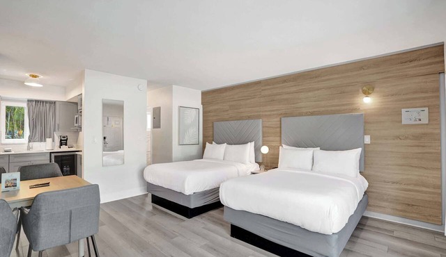 Ocean Blvd Double Suite with Kitchenette at The Botanica!