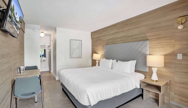 Ocean Blvd King Suite at Botanica