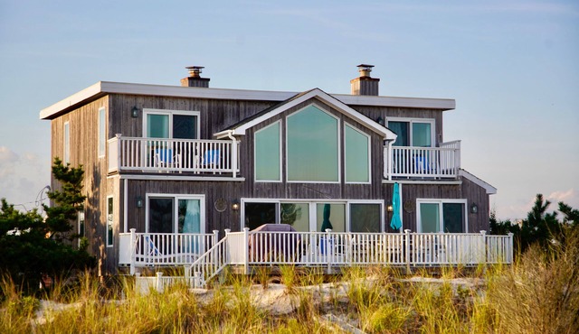 Oceanfront Home, Views from Each Room, Spectacular Sunrises and Sunsets in west hampton beach
