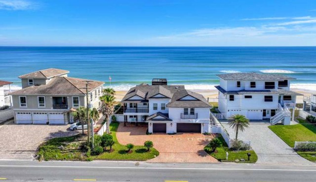Oceanfront Retreat! Sleeps 12