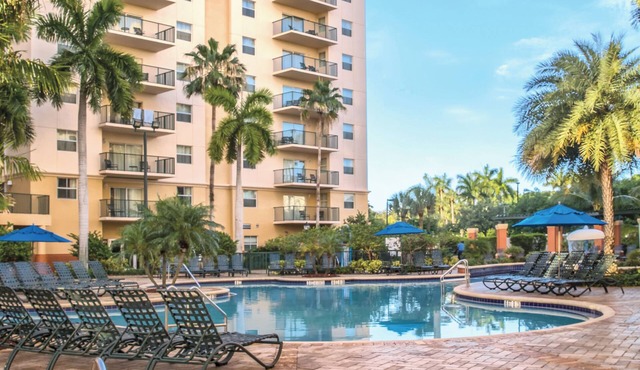 OFFICIAL LISTING | Wyndham - Palm Aire Resort 1BR Condo w/Pools & More! in Pompano Beach