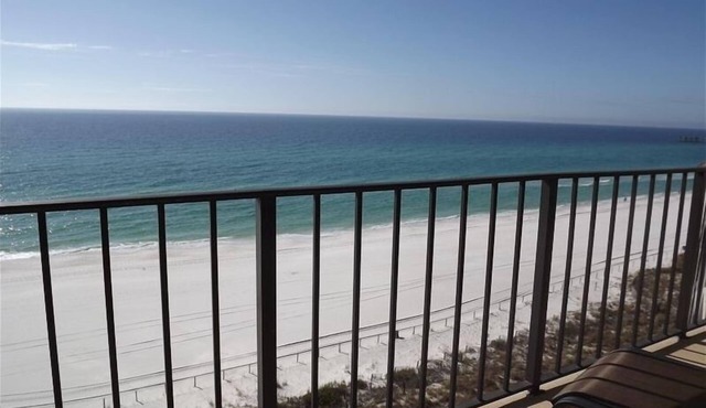 'Osprey's Nest' Lower prices for August! Lovely condo, close to attractions.