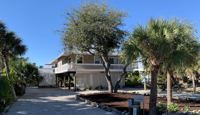 Palm Island/Don Pedro 3/2 Island Escape Close to Beach with a Dock