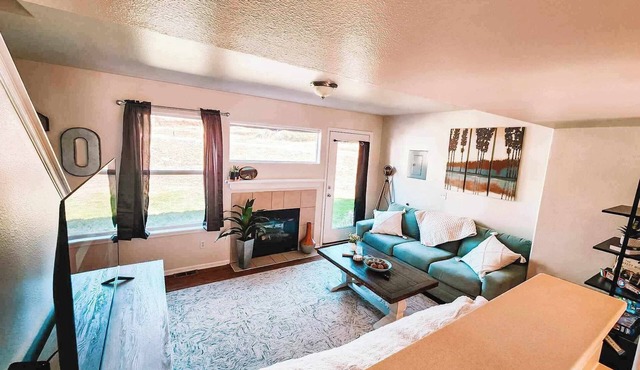 Palmer Lake near AF Academy Pet Friendly King Bed 4 TVs