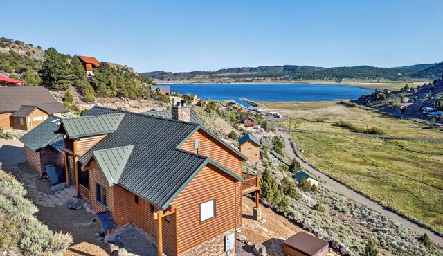 Panguitch Lake Cabin | Hot Tub + Fire Pit