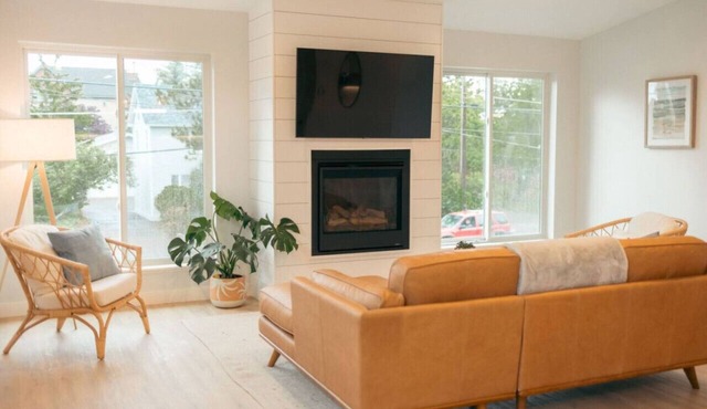 Park Point Beach Home🌲 Family Retreat ☀️ 🌊 Pet Friendly 🐾 in Duluth