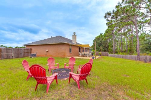 Pensacola Home w/Fire Pit, 7 Mi to Beaches!