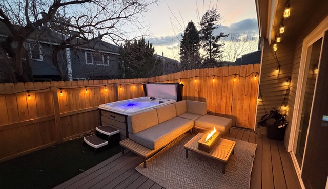 Perfect Sundance location with parking, short walk to downtown, and hot tub!
