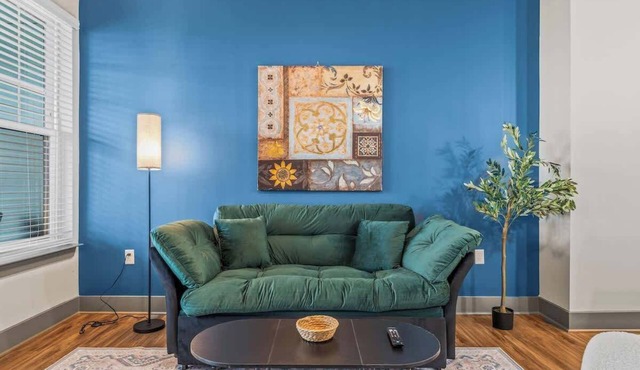 Pets Welcome |Amenities |King Bed condo Near Parks