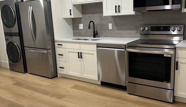 Pleasant 1-bedroom apartment with WiFi in charming Salem