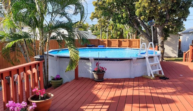 Pool House+Close to Beach+WiFi+BBQ