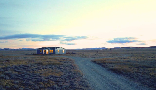 Private 40-Acre Estate - Hot Tub Under the Milky Way - 40 Min to Breckenridge