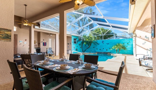 Private Cabana home. Heated pool. 3400 sq ft of luxury! Kids and pets welcome. in Spring Hill