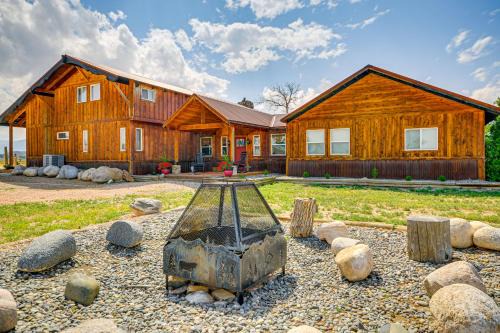 Private Clark Ranch Retreat w/Mountain Views! in Clark