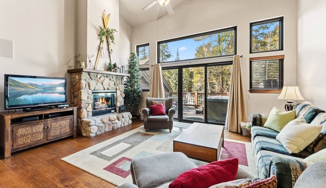 Private Hot Tub | Main St/Bike Trails