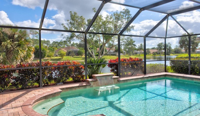 Private Pool Lakefront Briarwood Home 10 Min to Naples Beaches