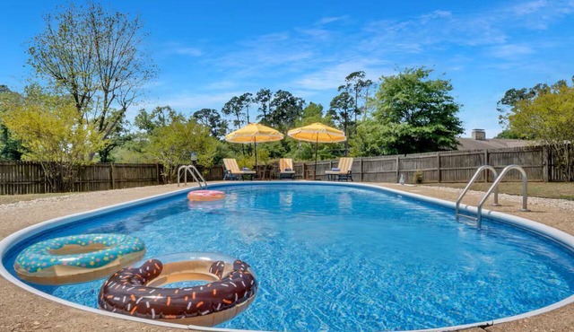 Private Pool with Fire Pit at The Sunshine House in Tyler