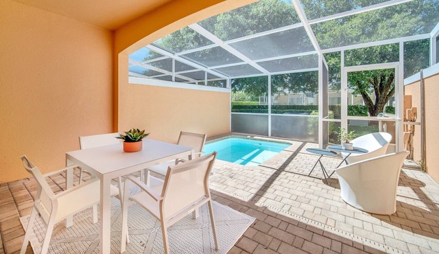 Private splash pool + Resort pool/clubhouse in Clermont