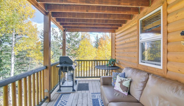 Private Wooded Escape w/Scenic Decks in Jefferson