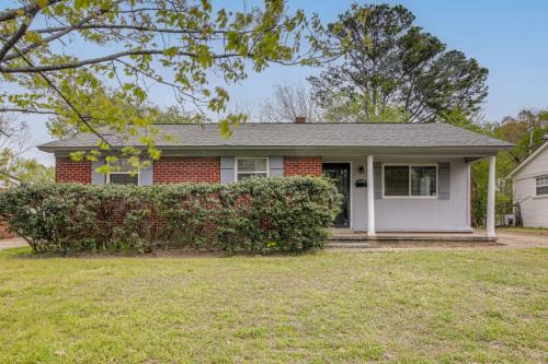Private Yard! Pet-Friendly Memphis Adventure Hub in Memphis