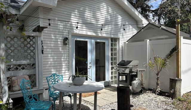 Quaint Beach Bungalow One block from the Gulf! in Crystal Beach