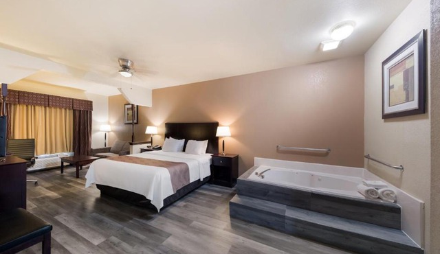 Quality Inn & Suites Terrell in Terrell