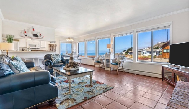 Quick walk to the Beach 3 Bedrooms 1.5 Bath Sleeps 6 in Dillon Beach