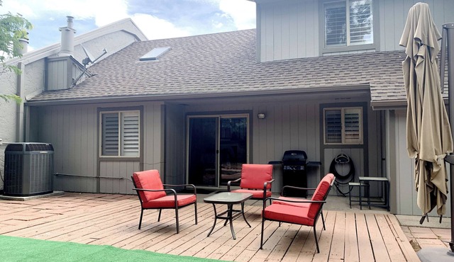 Quiet 3BR 2BA Townhome AC Workspace Yard