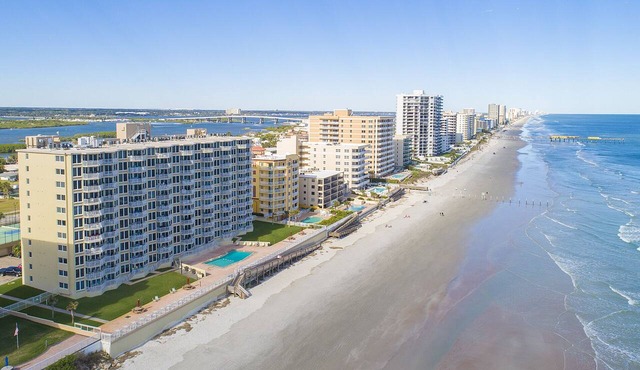Quiet Beachside Condo-The Shores Club #804-Pickleball -Heated Pool -Fitness Room