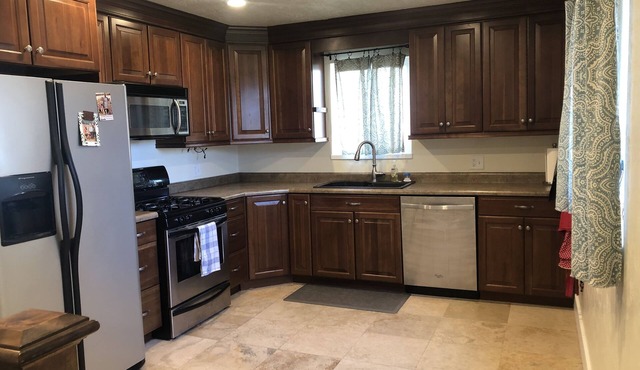 Quiet neighborhood close to restaurants and shopping in American Fork