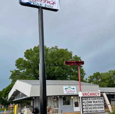 Ratons Peak Inn