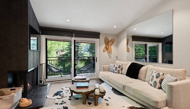 Remodeled Aspen Gem! 1 Block to Aspen Mtn, Balcony with Views, W/D, Parking & Walk to Town