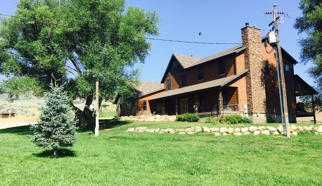 Remote ranch house on 93 acres in the peaceful Indianola Valley! Sleeps 30