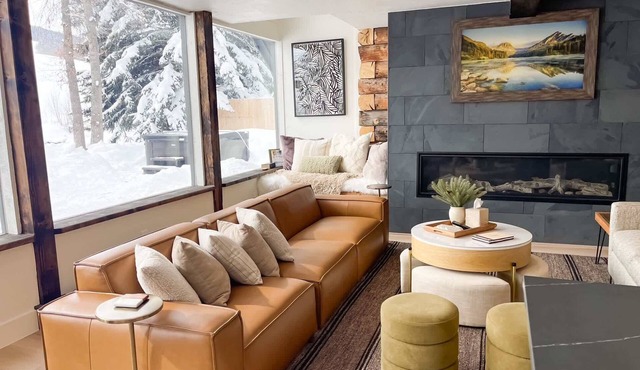 River's Edge, Modern Cabin, Fishing, Hot tub, Pet friendly!