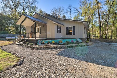 Riverfront 'Heaven on the White' w/Covered Patio! in Norfork