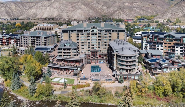 Riverfront Resort & Spa w Gondola | WR421B