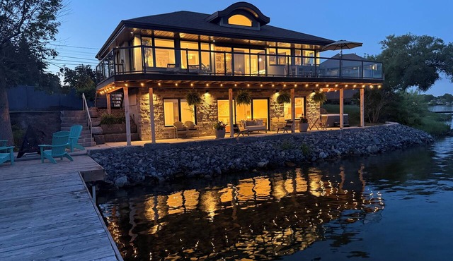 Riverfront Retreat, Dock, Beach, Hot tub in Cornwall