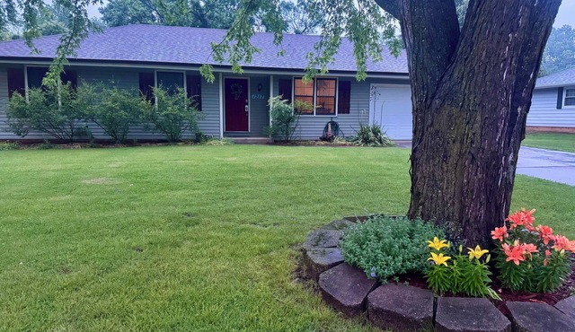 Roomy 4-bed house in Springfield + Pet friendly + Gym + Workspace in Springfield