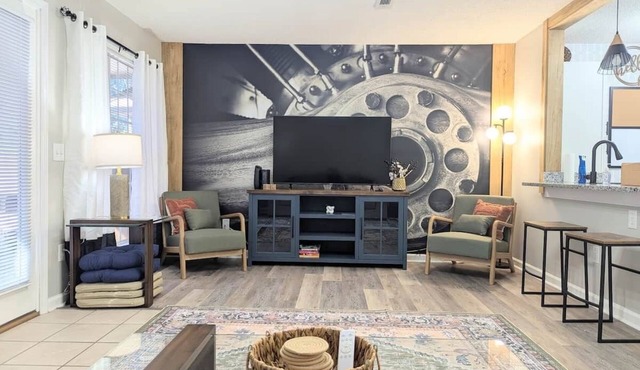 Rucker's Retreat 2 BR Townhouse *Pool* 5 min to Fort Rucker in Enterprise