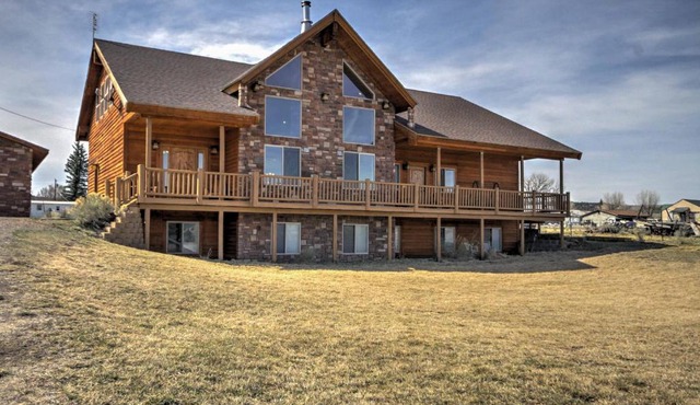 Rustic Bryce Canyon Home w/Deck on Sevier River!
