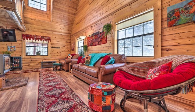 Rustic Duck Creek Village Cabin w/Fire Pit!