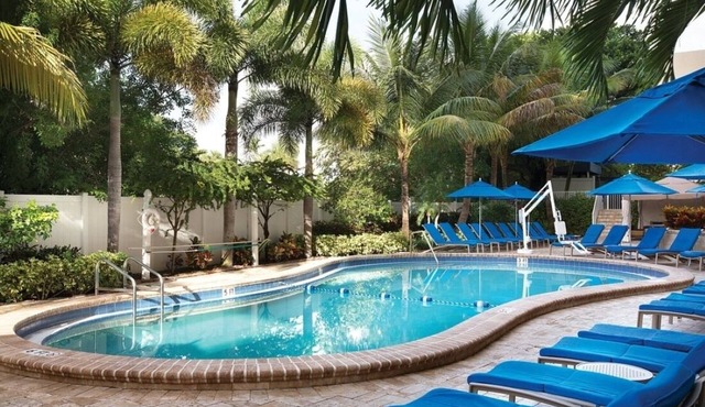 Santa Barbara | Romantic Beach Retreat | Pool + Beach