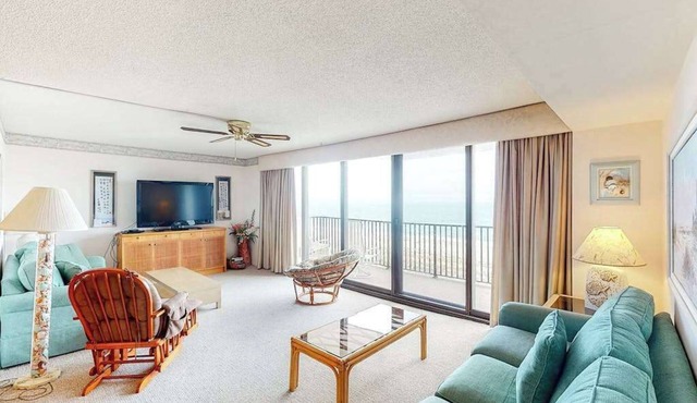 Sea Colony oceanfront 8th floor condo with shared sauna, tennis court, & pool in Bethany Beach