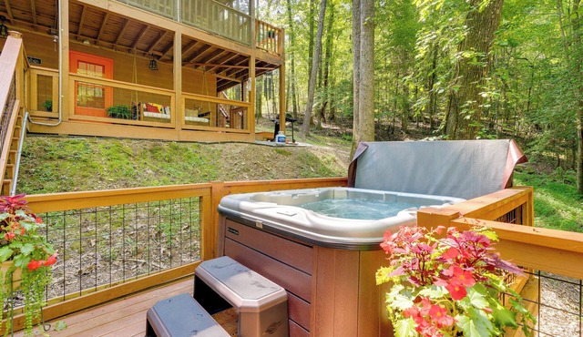 Secluded Murphy Vacation Rental w/Private Hot Tub in Murphy