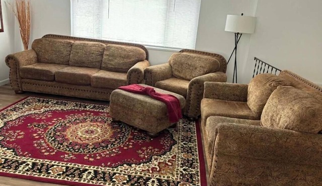 Seren city view retreat with yard and plenty of space for the whole family in Klamath Falls