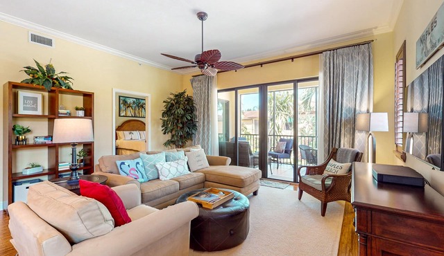 Serene Luxury Awaits at Naples Bay Resort – Your Tropical Retreat! in Naples