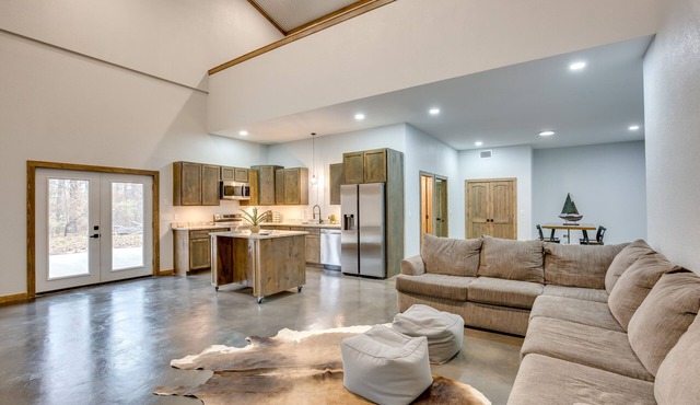 Serene Yantis Getaway - 1 Mi to Lake Fork! in Yantis