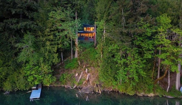 Silvermere | Lakefront Hot Tub + Private Dock in Maple Falls