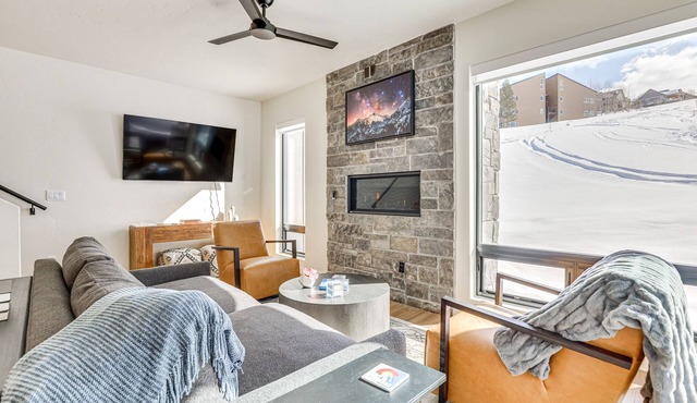 Ski-In/Ski-Out Granby Ranch Retreat: Pool Access!