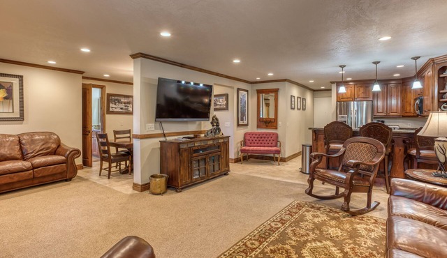 Ski-in/Ski-Out Park City Condo! 2 BR/2 BA, Snowflower #57